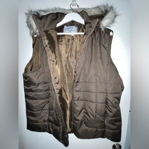 Ashley by 26 International Brown Puffer Vest with Faux Fur lined Hood Women’s 3X